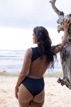 Load image into Gallery viewer, DYLAN ONE PIECE - BLACK