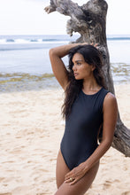Load image into Gallery viewer, DYLAN ONE PIECE - BLACK